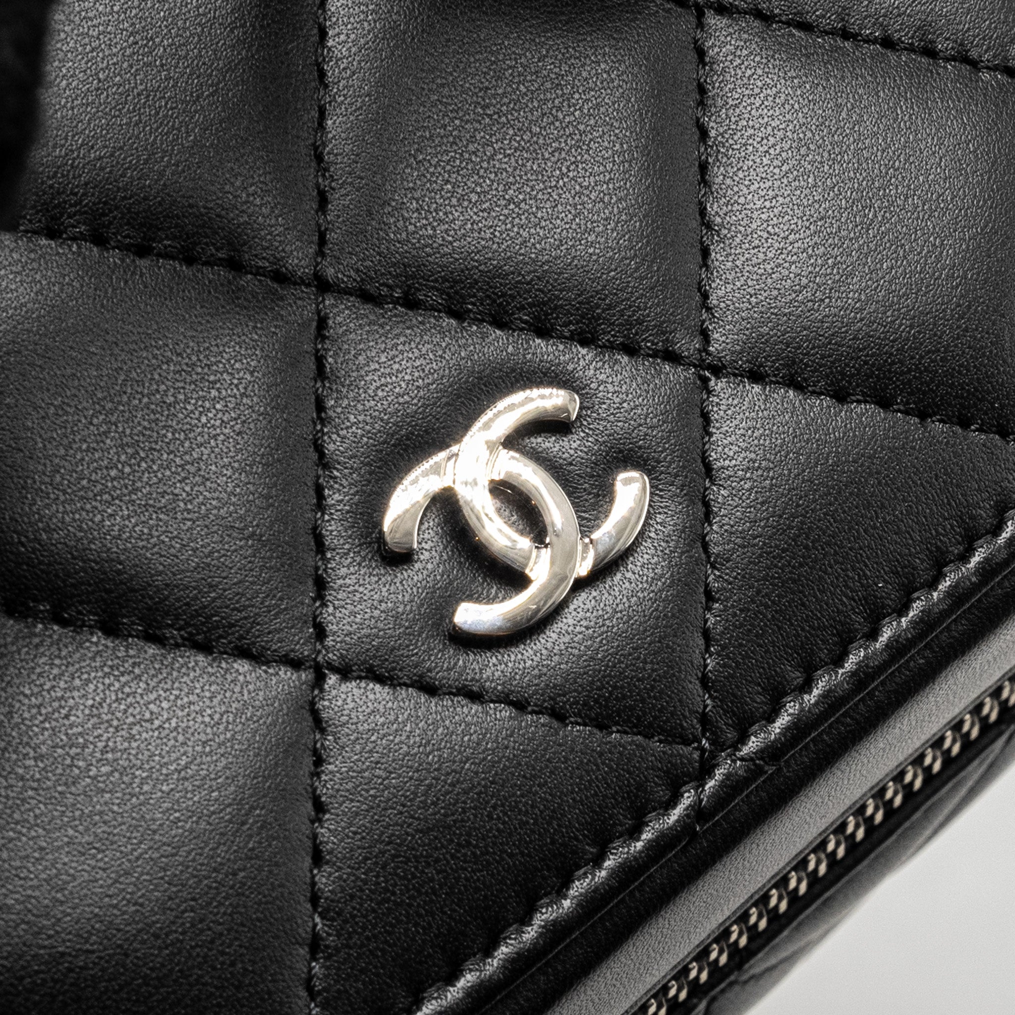 chanel-quilted-vanity-case-lambskin-black-shw