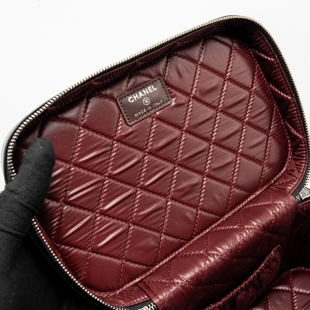 chanel-quilted-vanity-case-lambskin-black-shw
