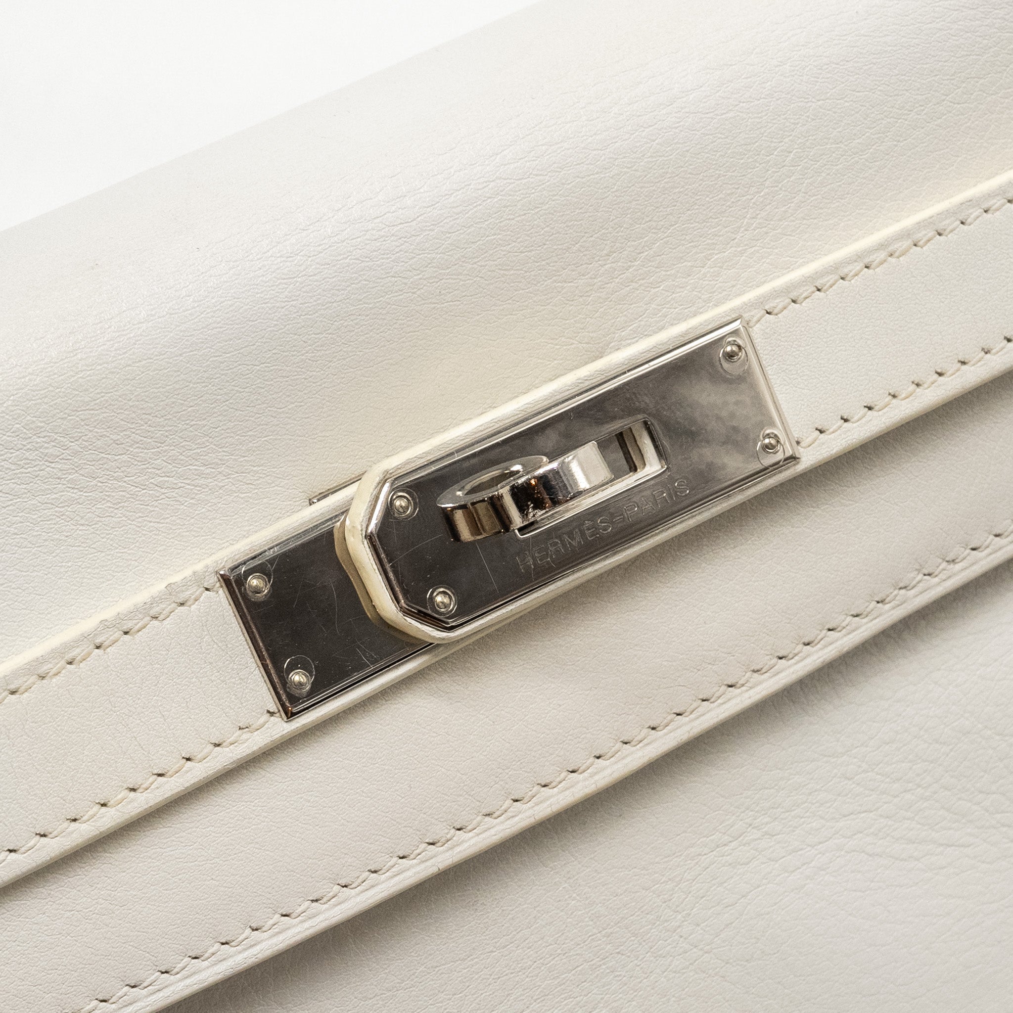 hermes-kelly-28-evercolor-blanc-shw-stamp-square-k