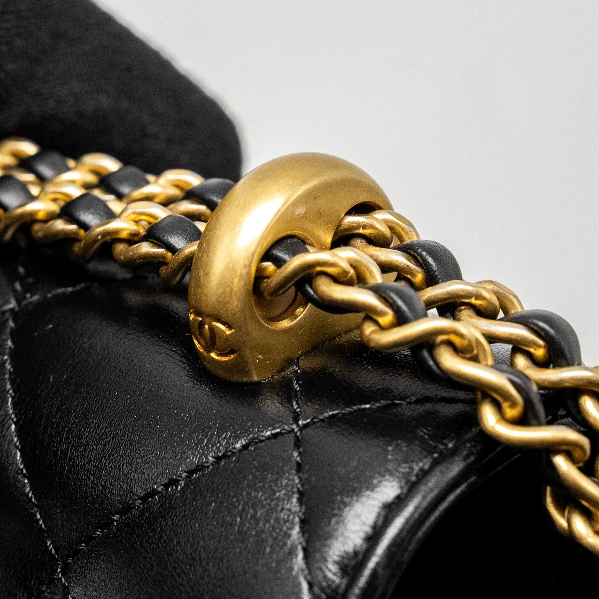 chanel-gold-crush-mini-flap-bag-calfskin-black-ghw-microchip