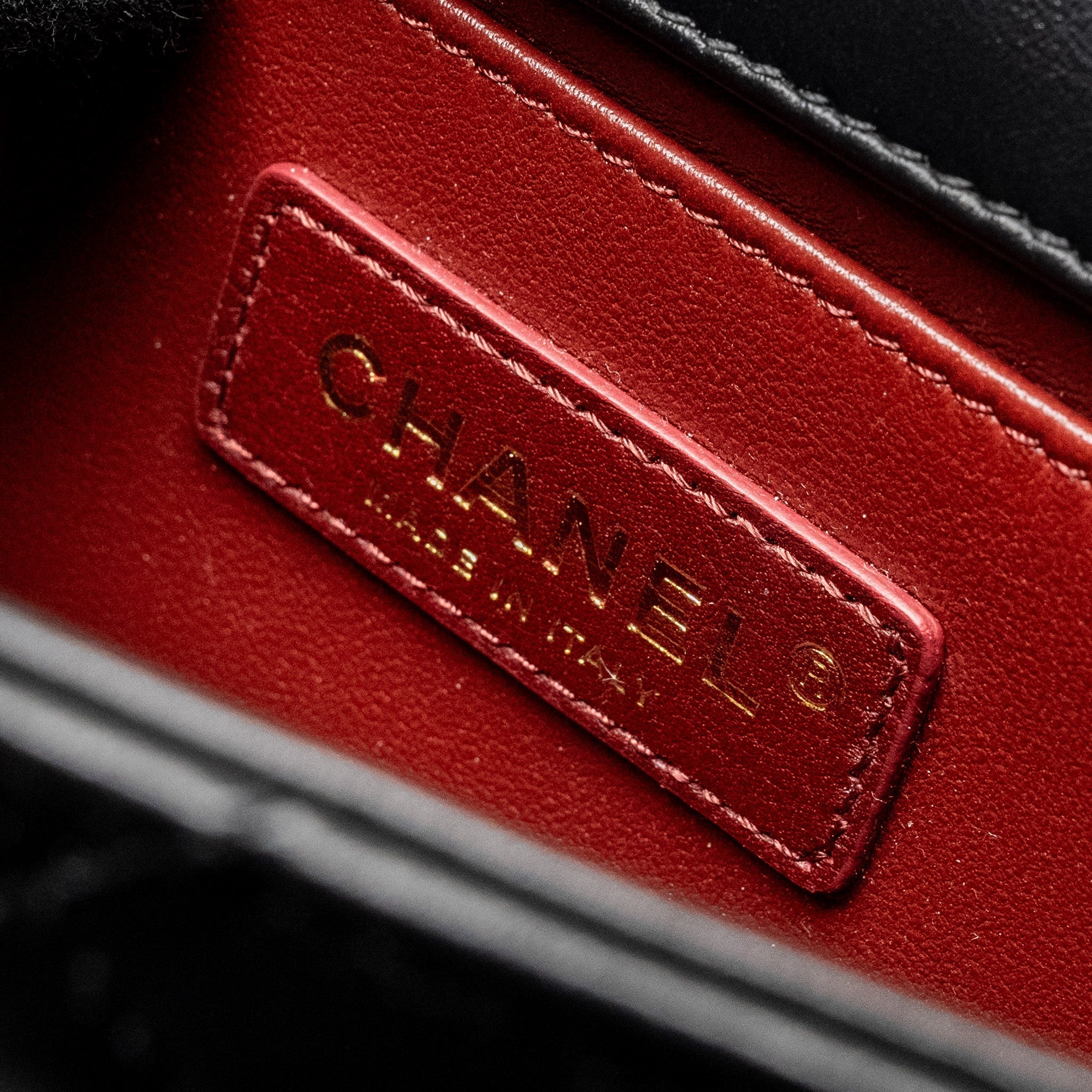 chanel-gold-crush-mini-flap-bag-calfskin-black-ghw-microchip