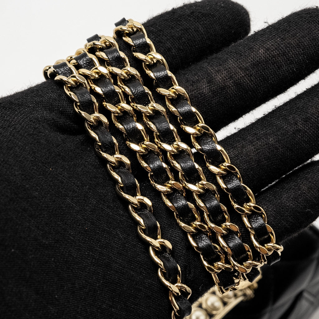 chanel-pearl-detailed-top-handel-wallet-on-chain-lambskin-black-lghw-microchip