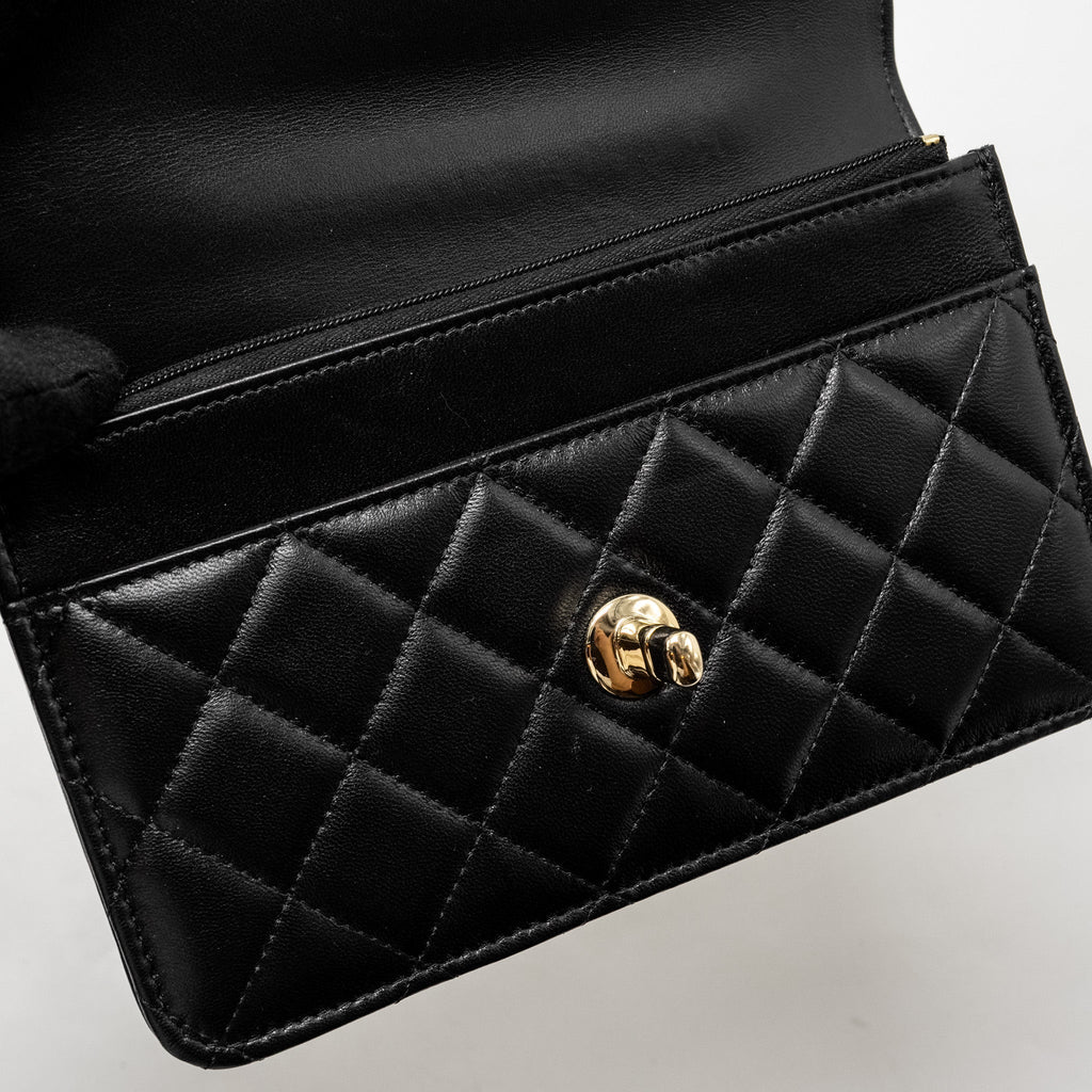 chanel-pearl-detailed-top-handel-wallet-on-chain-lambskin-black-lghw-microchip