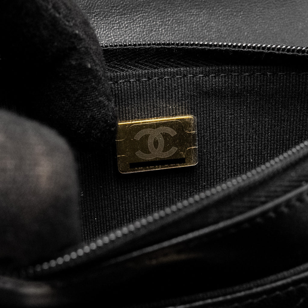 chanel-pearl-detailed-top-handel-wallet-on-chain-lambskin-black-lghw-microchip