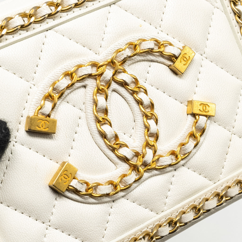 chanel-mini-vanity-clutch-with-chain-lambskin-white-ghw