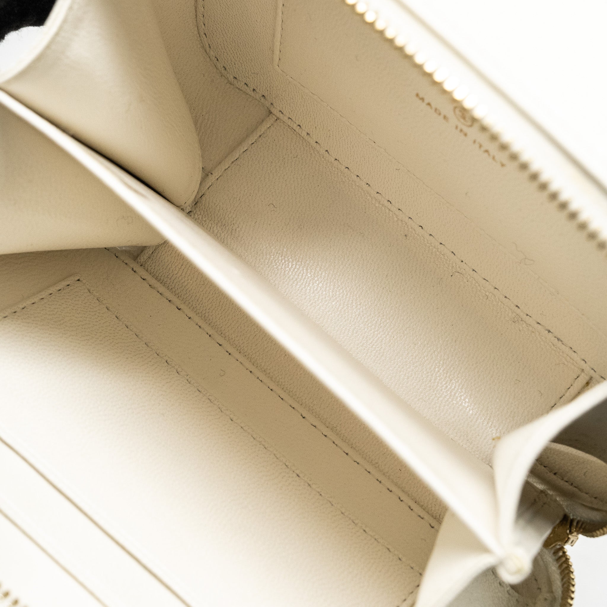 chanel-mini-vanity-clutch-with-chain-lambskin-white-ghw