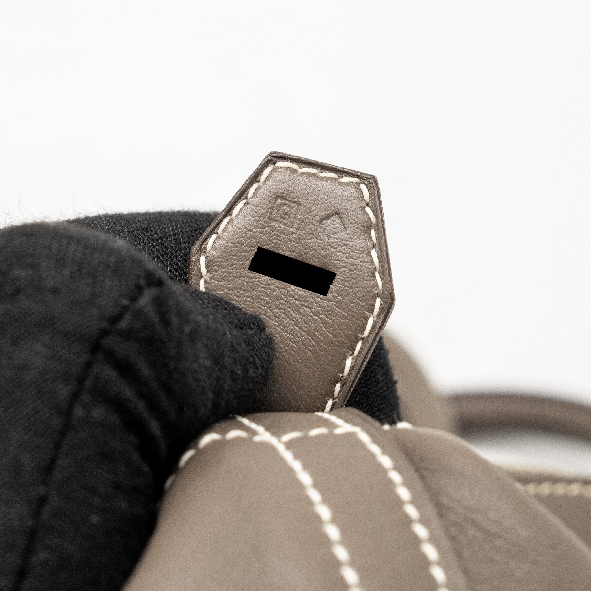 hermes-bolide-relax-swift-etoupe-shw-stamp-square-q