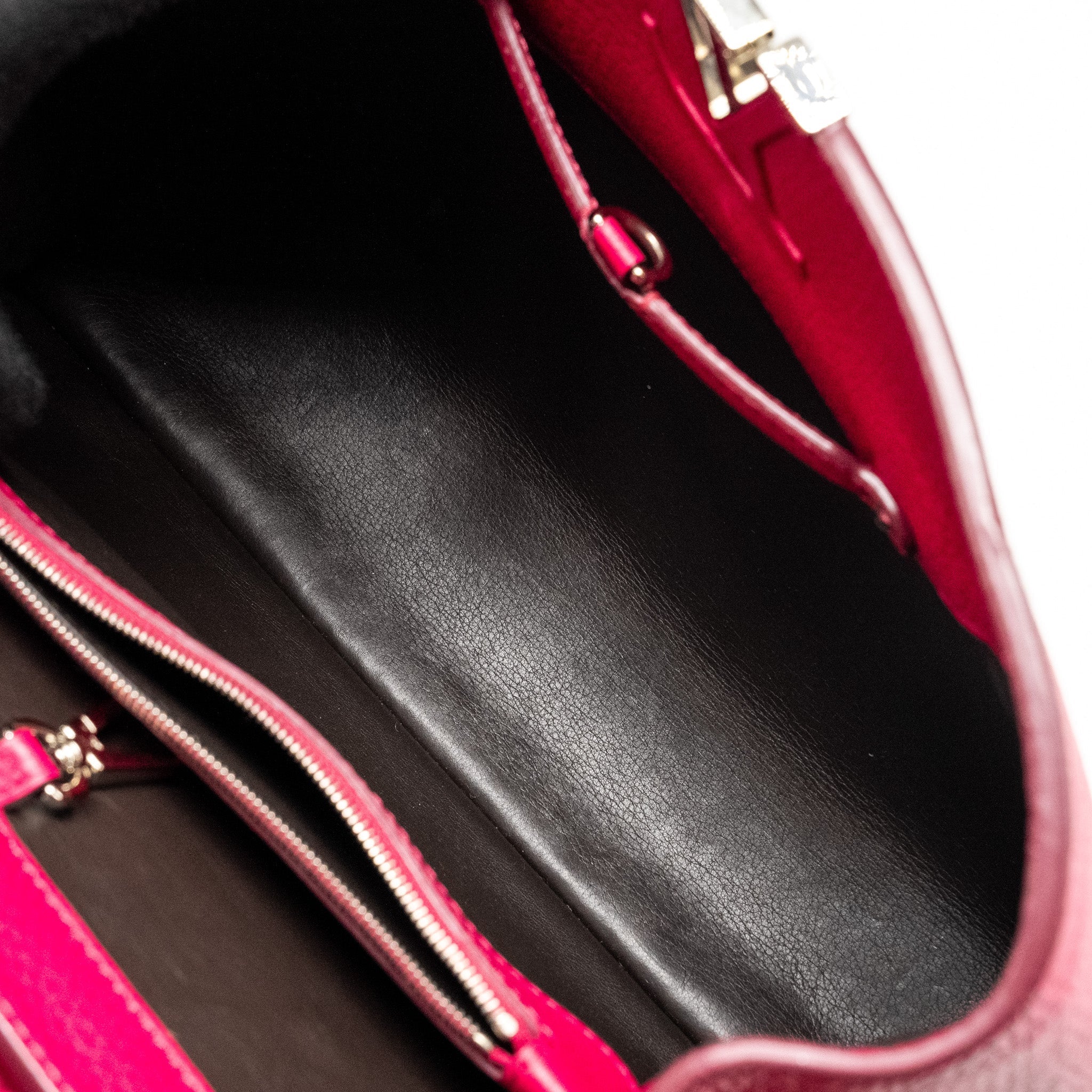 louis-vuitton-capcuine-bb-taurillon-red-shw