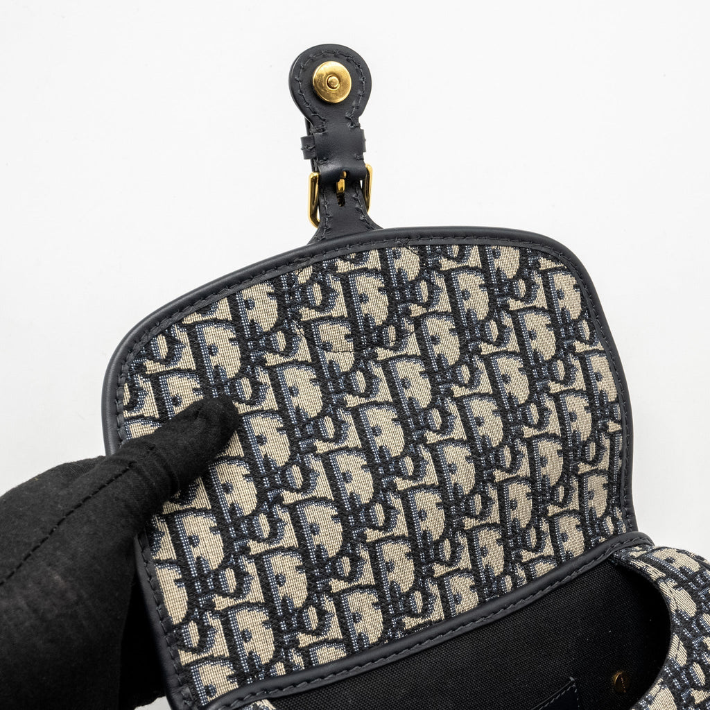 dior-medium-bobby-bag-blue-dior-oblique-jacquard-ghw-1
