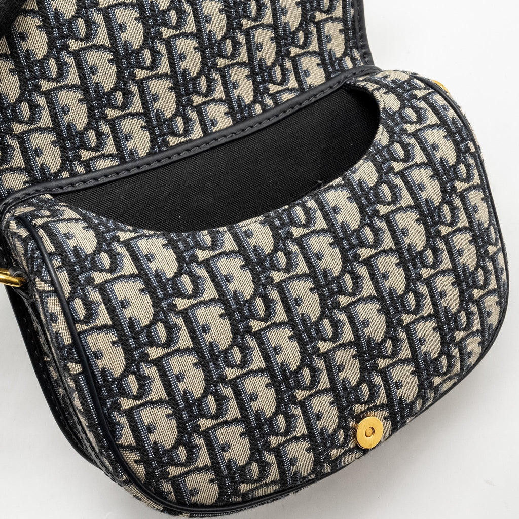 dior-medium-bobby-bag-blue-dior-oblique-jacquard-ghw-1