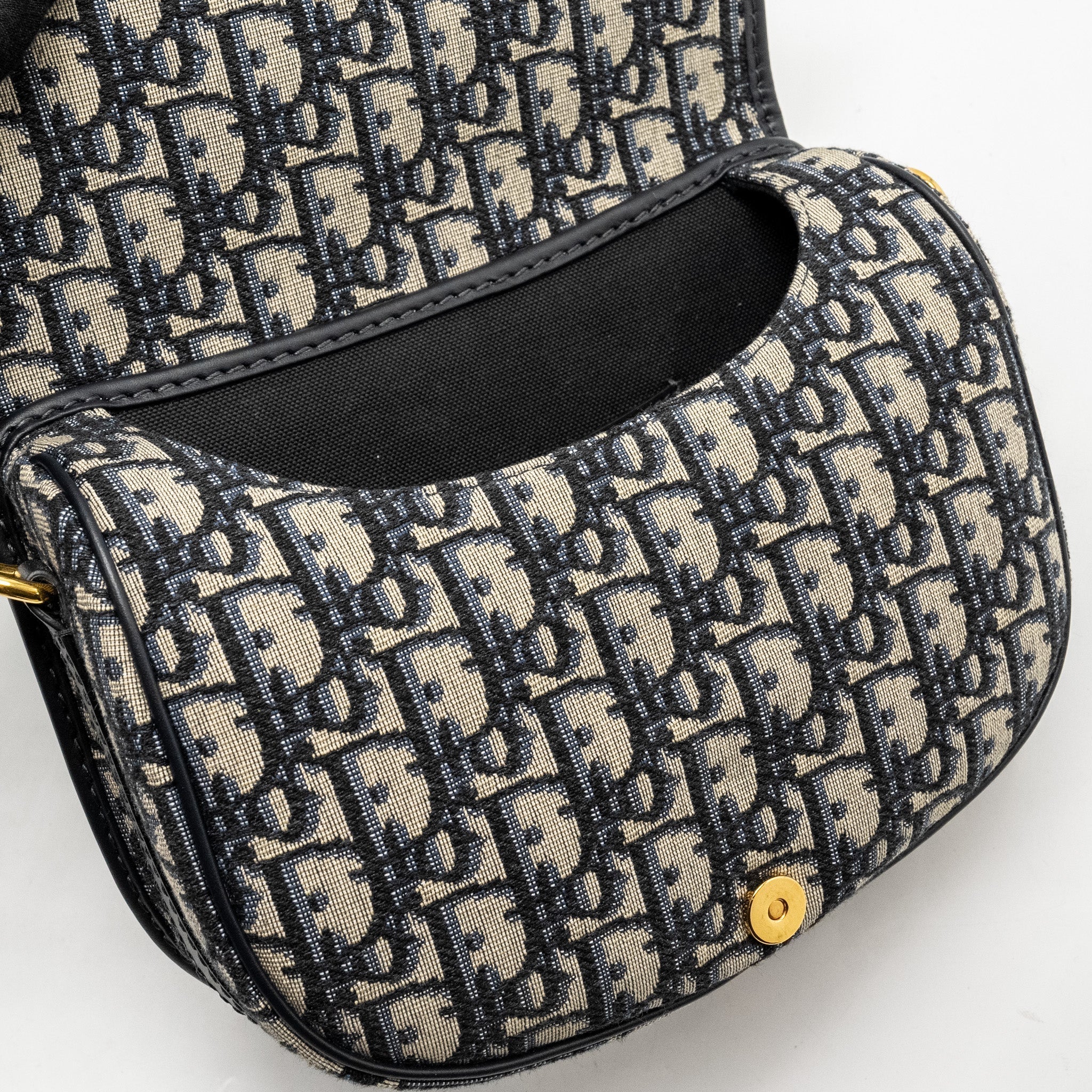 dior-medium-bobby-bag-blue-dior-oblique-jacquard-ghw-1
