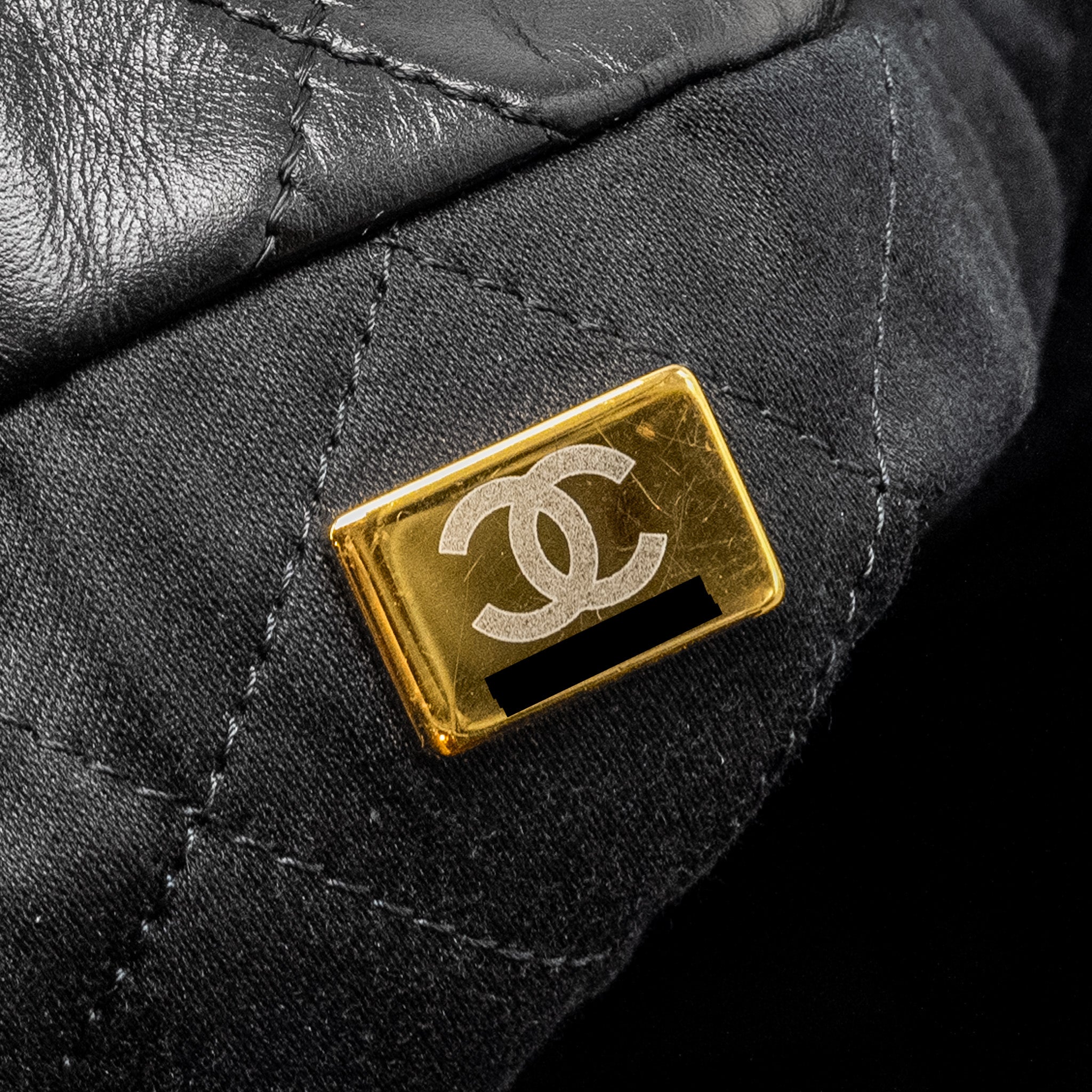 chanel-medium-22-bag-shiny-calfskin-black-ghw-microchip-3