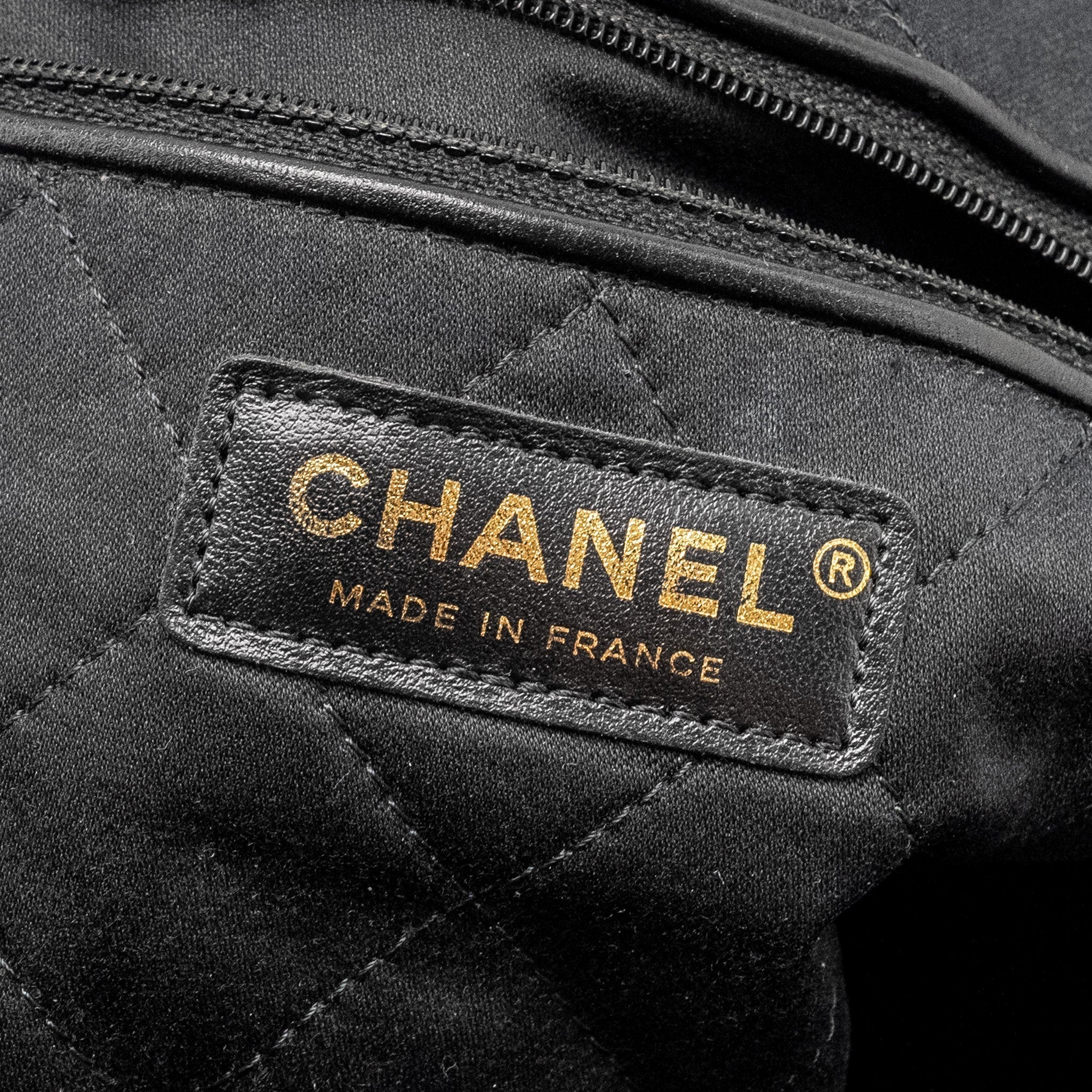 chanel-medium-22-bag-shiny-calfskin-black-ghw-microchip-3