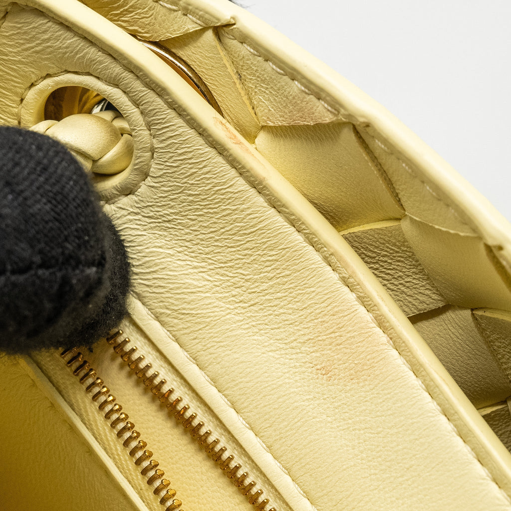 bottega-veneta-small-andiamo-bag-lambskin-light-yellow-ghw