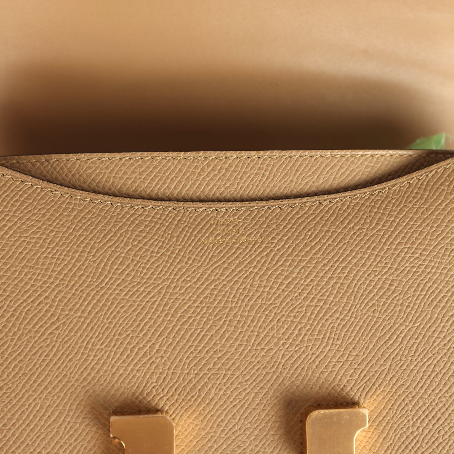 Constance 18 Poussiere Epsom Gold Hardware Bag