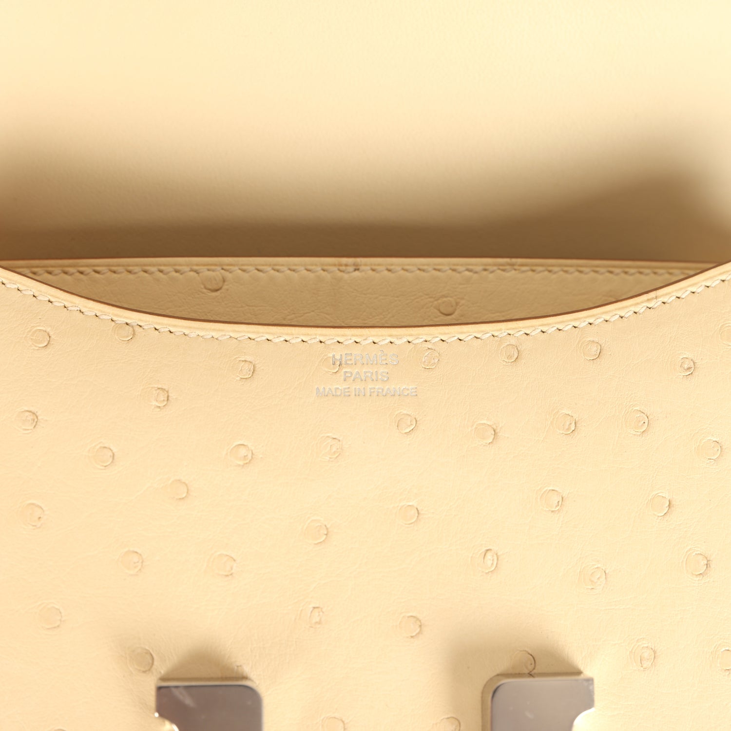 Constance 18 Vanille Ostrich Palladium Hardware Bag