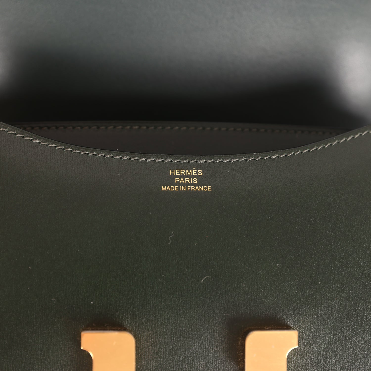 Constance 18 Vert Fonce Box Gold Hardware Bag