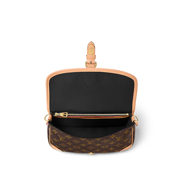 diane--M45985_PM1_Interiorview