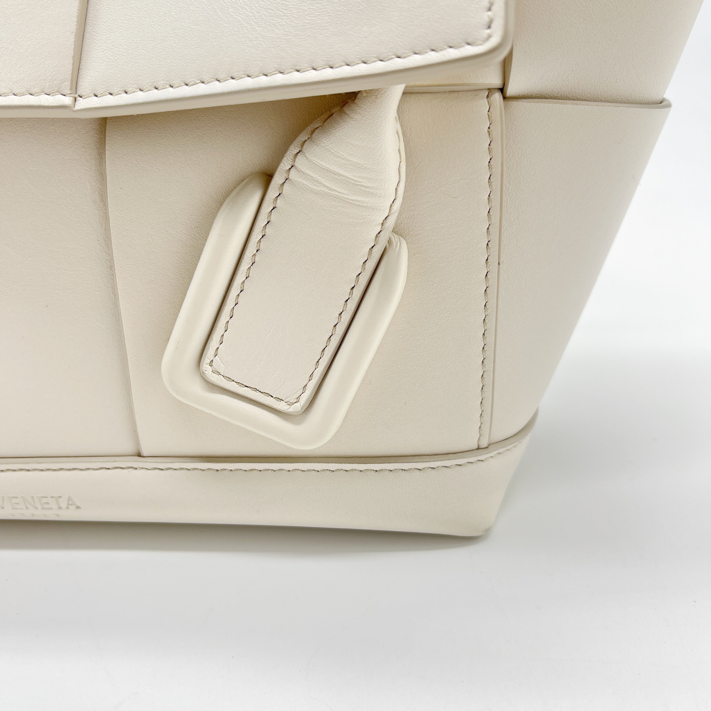 bottega-veneta-small-arco-white-shw