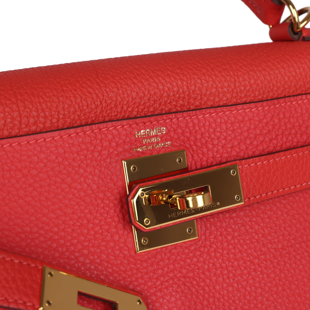 Kelly Retourne 28 Rouge Pivoine Togo Gold Hardware Bag