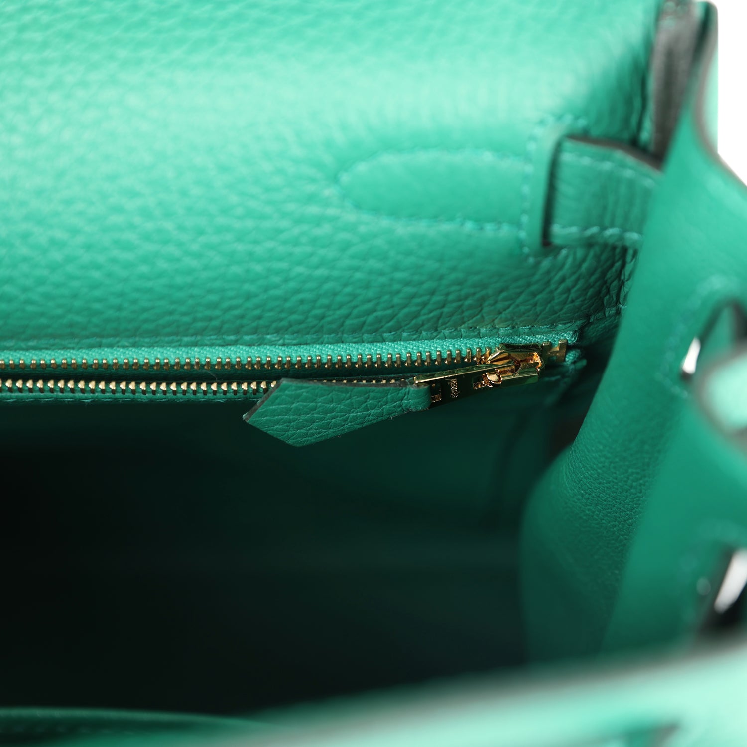 Kelly Retourne 28 Vert Vertigo Clemence Gold Hardware Bag