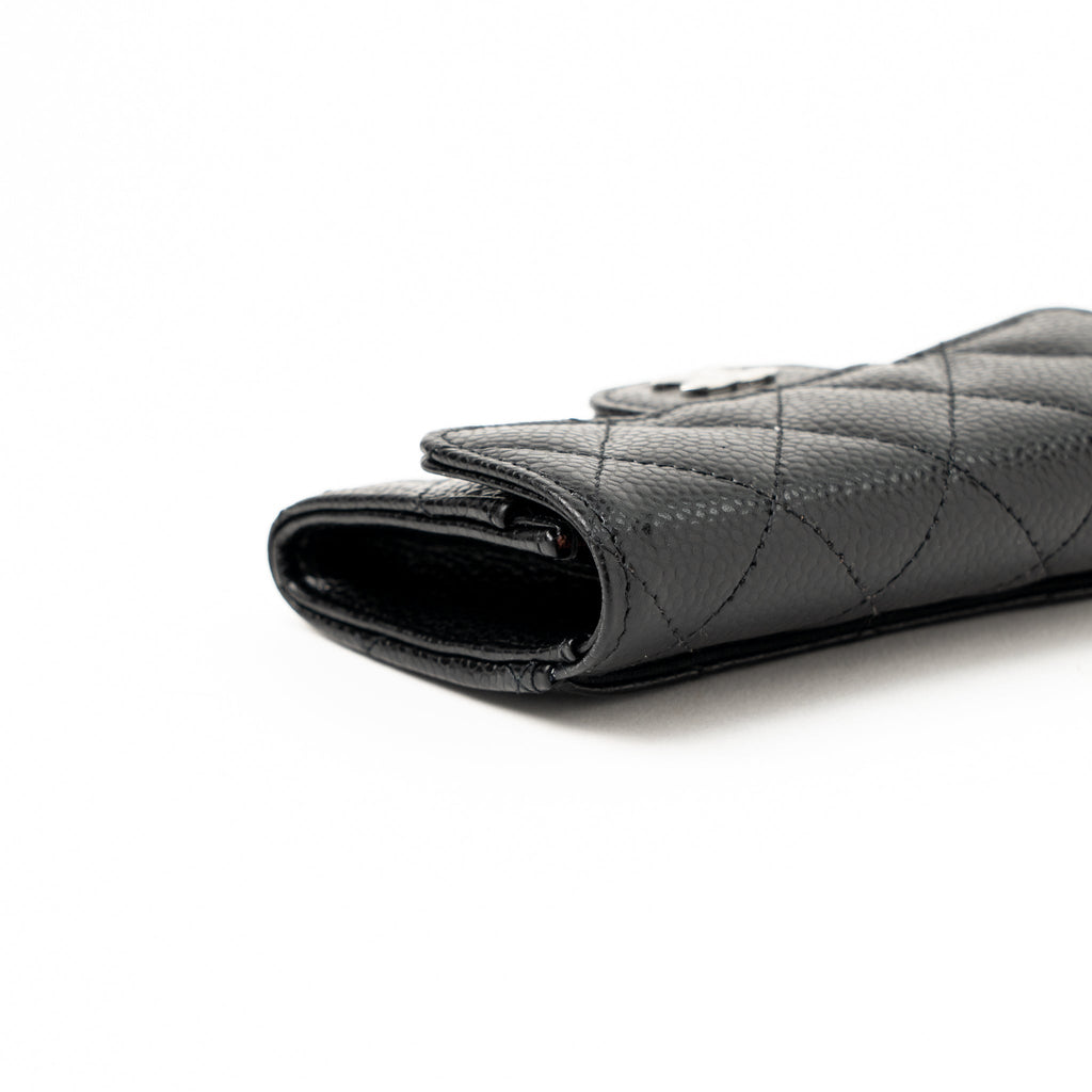 chanel-classic-flap-card-holder-caviar-black-shw-hologram