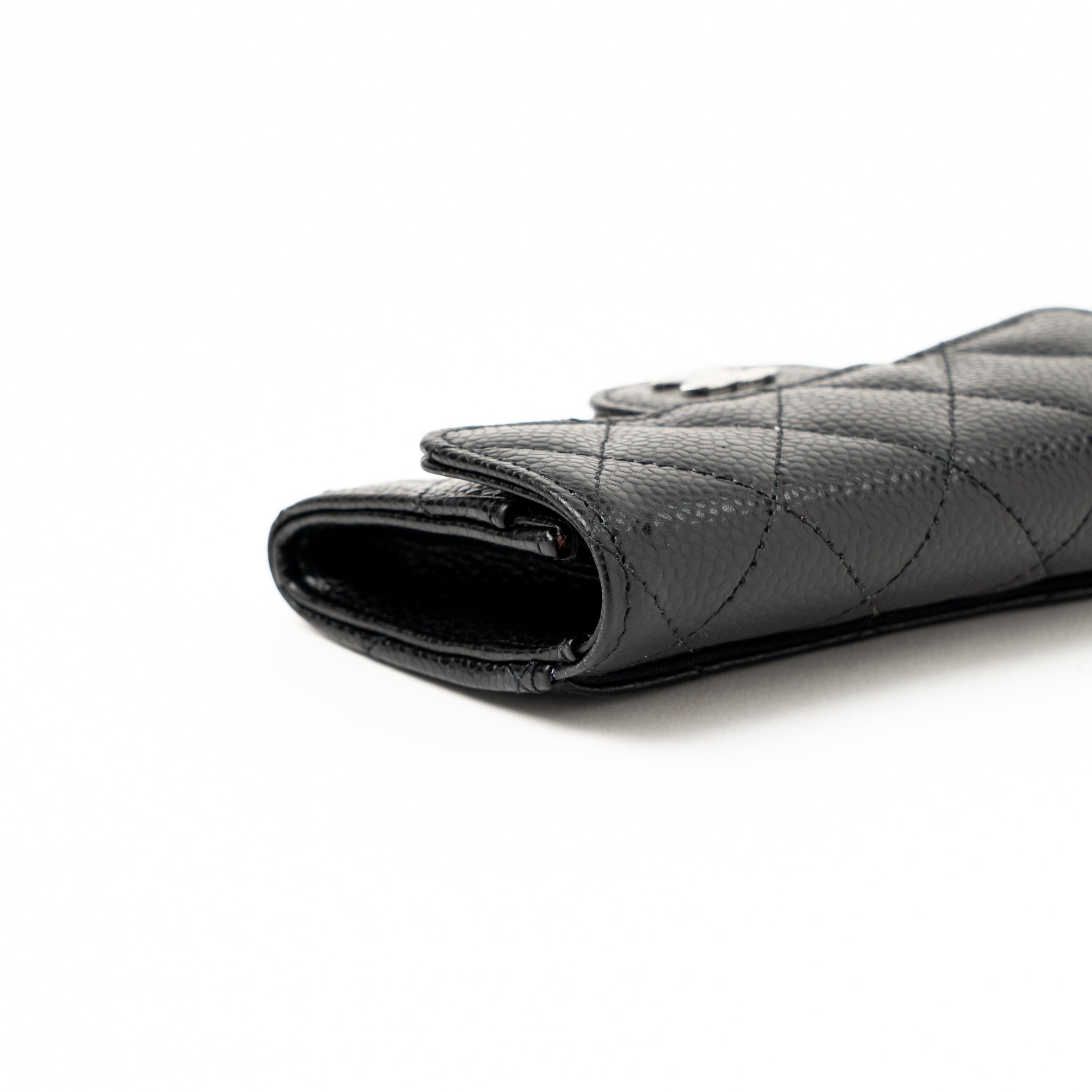 chanel-classic-flap-card-holder-caviar-black-shw-hologram
