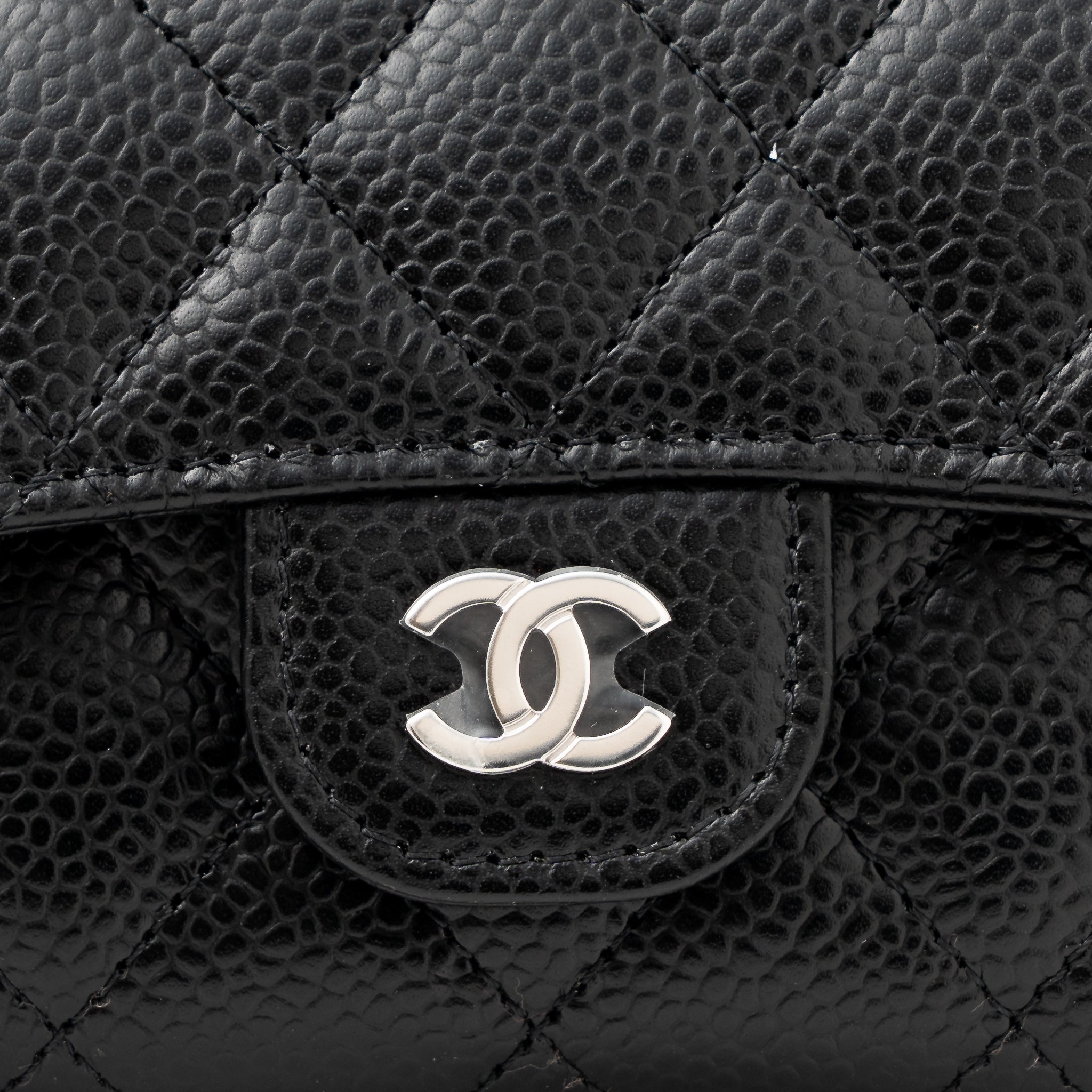 chanel-classic-flap-card-holder-caviar-black-shw-hologram