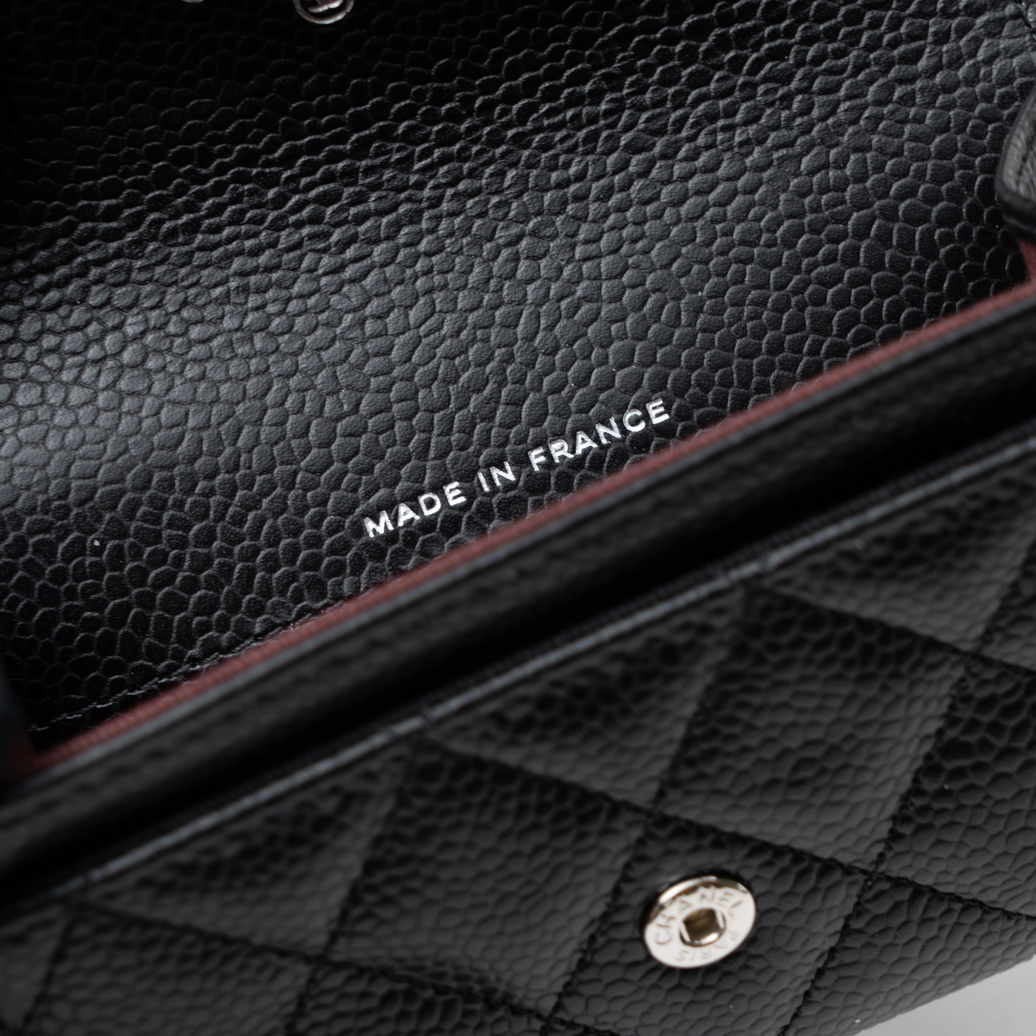 chanel-classic-flap-card-holder-caviar-black-shw-hologram